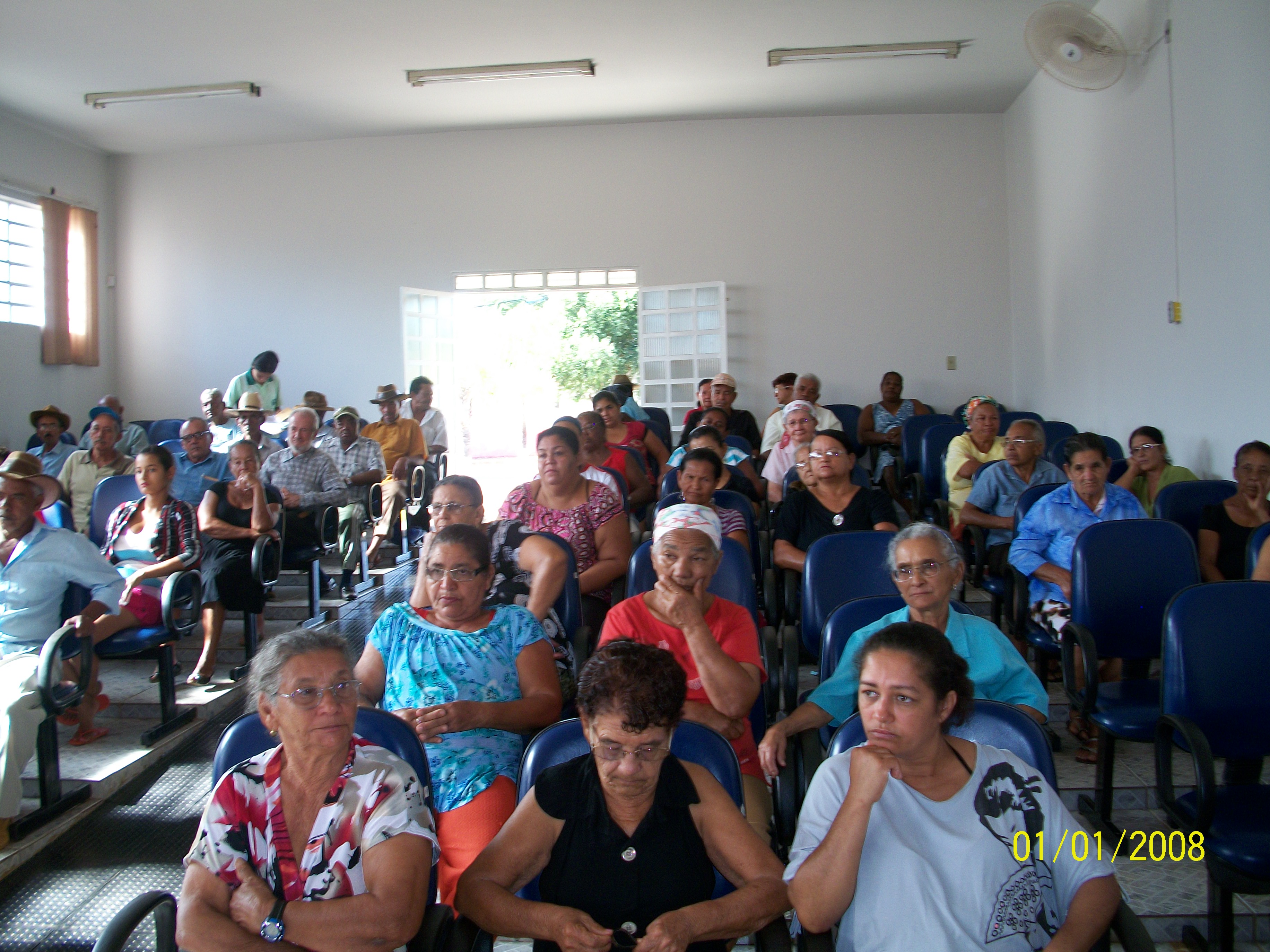 A Câmara Municipal de Uruana parabeniza aos Médicos, Enfermeiros e Agentes de Saúde, que auxiliam e ministram palestras sobre os riscos e prevenção de doenças como a HIPERTENSÃO.