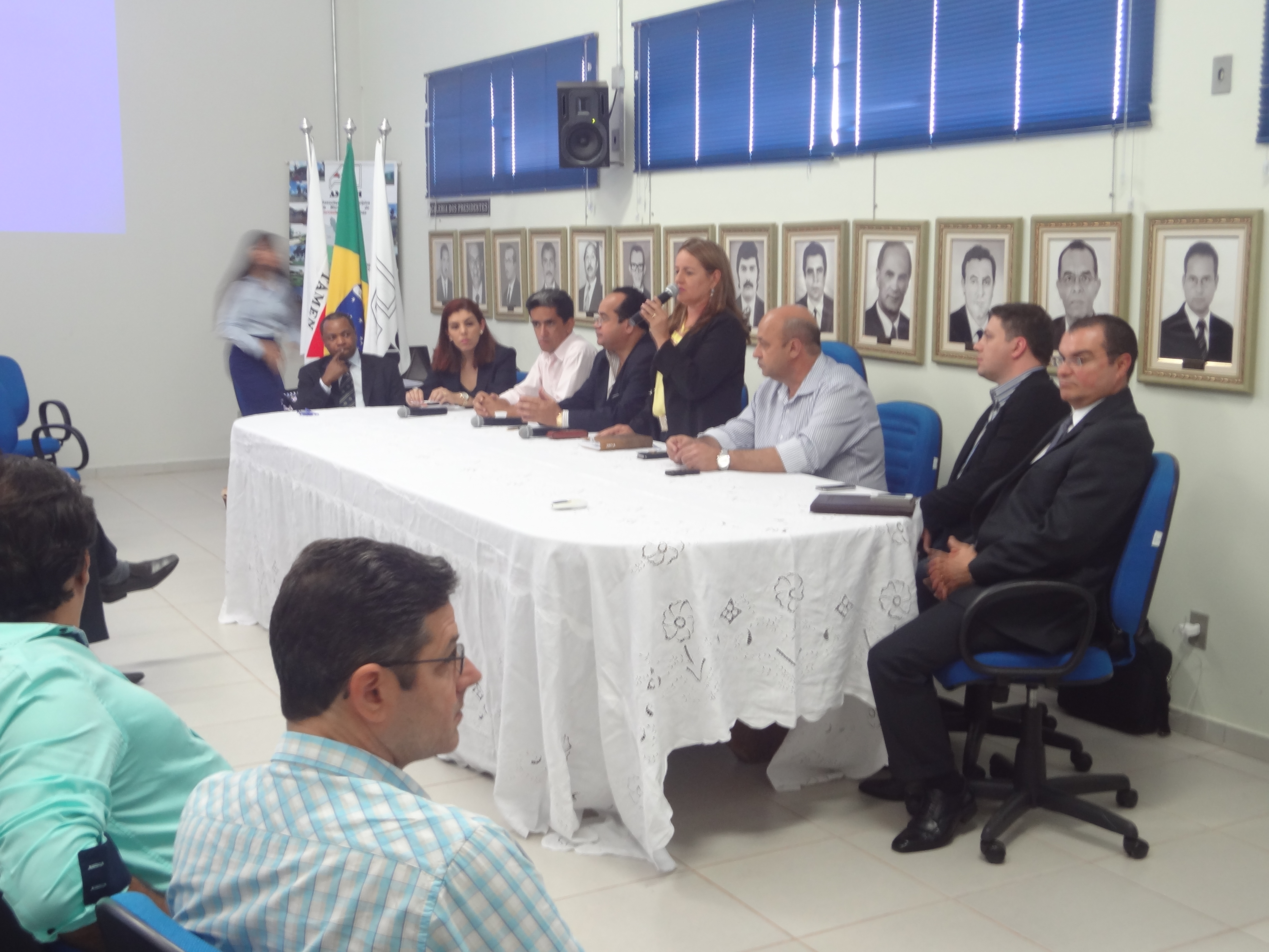 AMNOR (Associação dos Munícipios da Microrregião do Noroeste de Minas) realiza reunião com as autoridades dos municípios participantes e equipe técnica para a discursão do DN 414/2010 (Decreto Normativo).